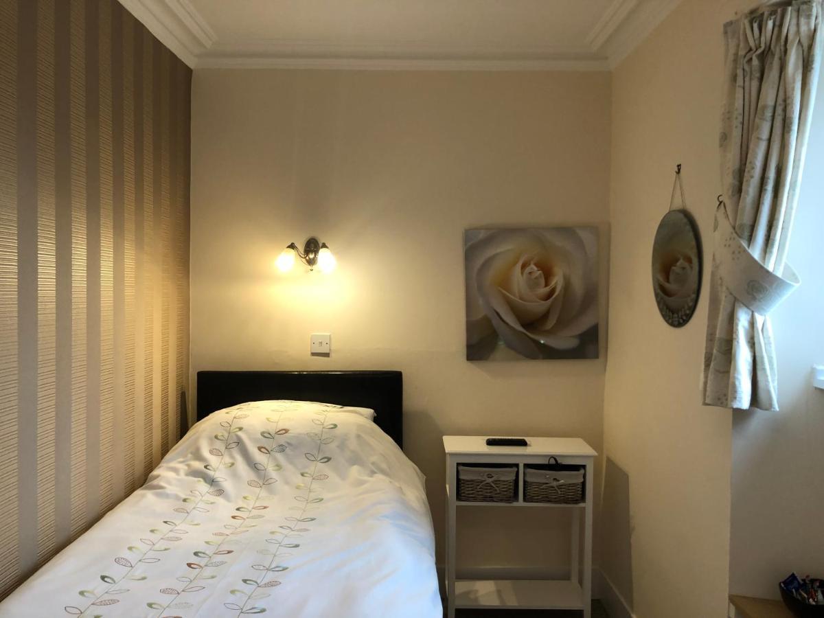 The Aberdeen Arms Hotel Tarves Buitenkant foto