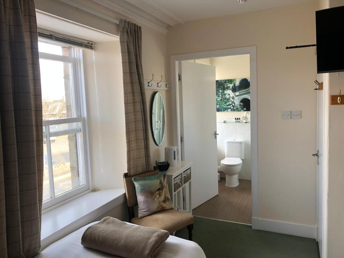 The Aberdeen Arms Hotel Tarves Buitenkant foto