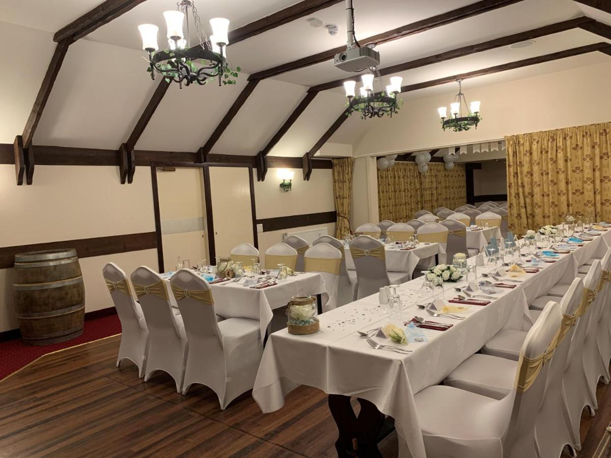 The Aberdeen Arms Hotel Tarves Buitenkant foto